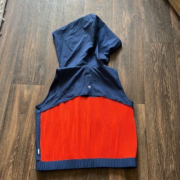 THE LYRA VEST - Picture 2 of 5